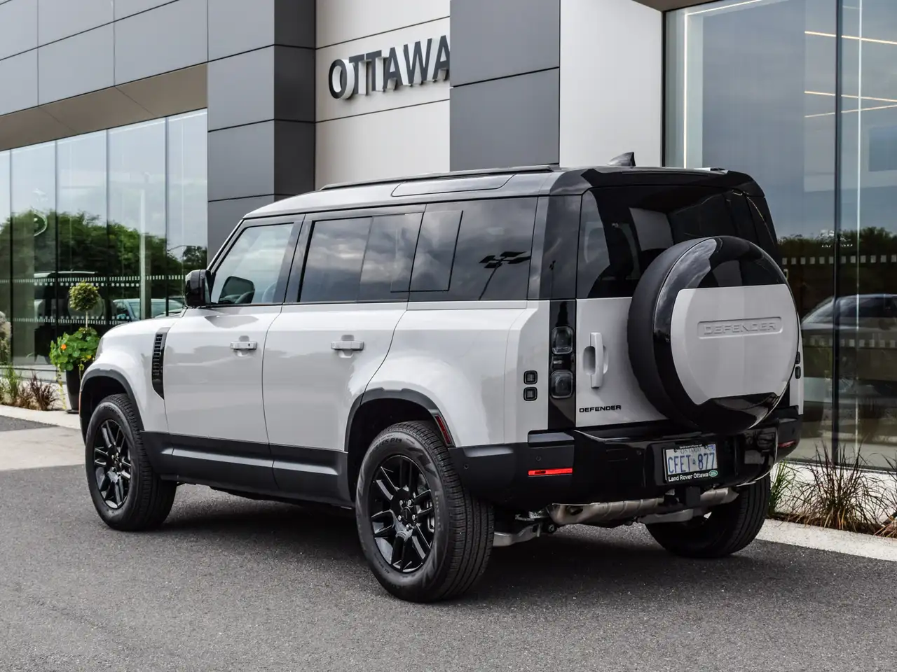 Land Rover Defender photo Land Rover Defender