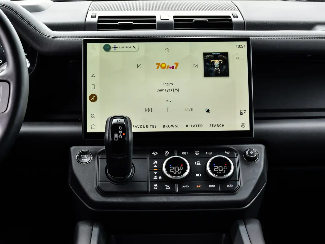 Land Rover Defender photo Land Rover Defender