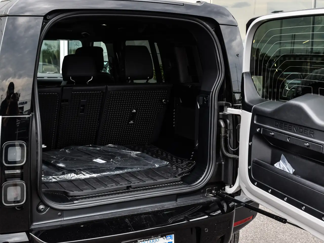 Land Rover Defender photo Land Rover Defender