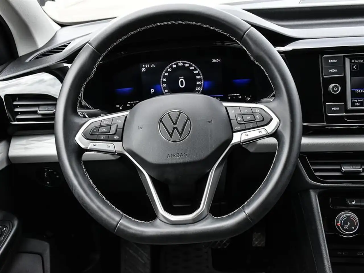 Volkswagen Taos снимка Volkswagen Taos