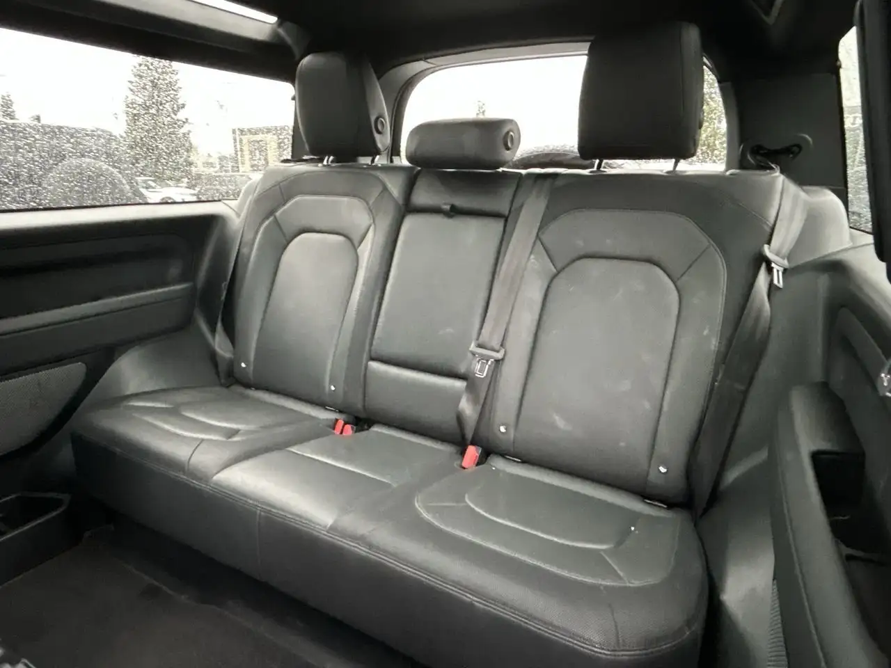 Land Rover Defender photo Land Rover Defender