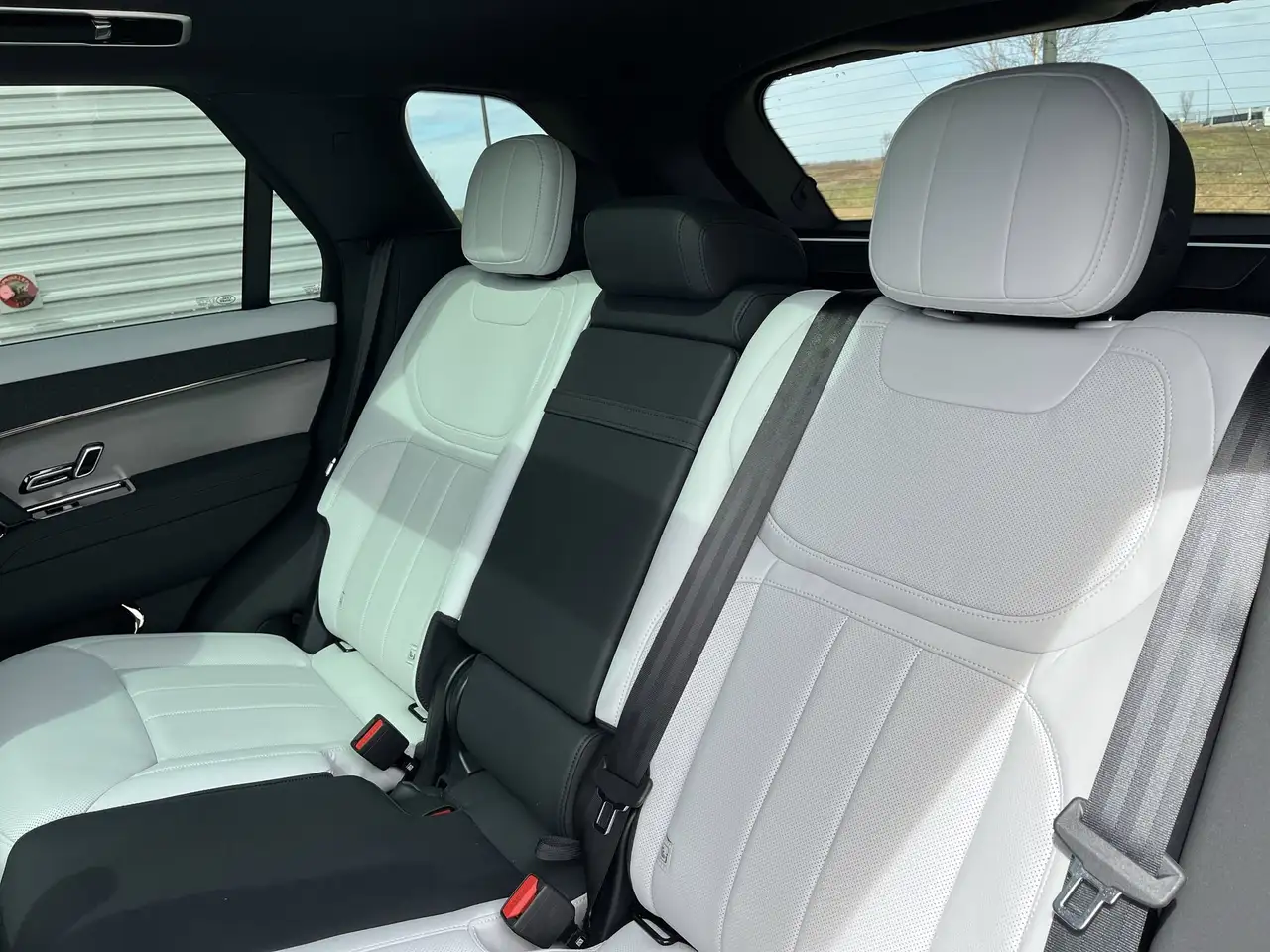Land Rover Range Rover Sport снимка Land Rover Range Rover Sport
