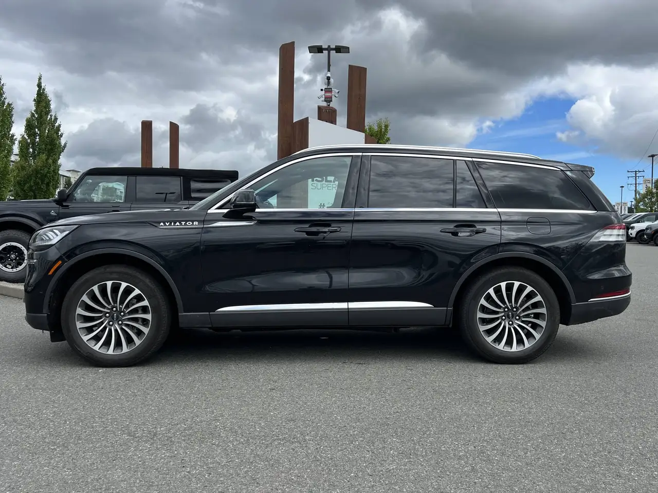 Lincoln Aviator снимка Lincoln Aviator