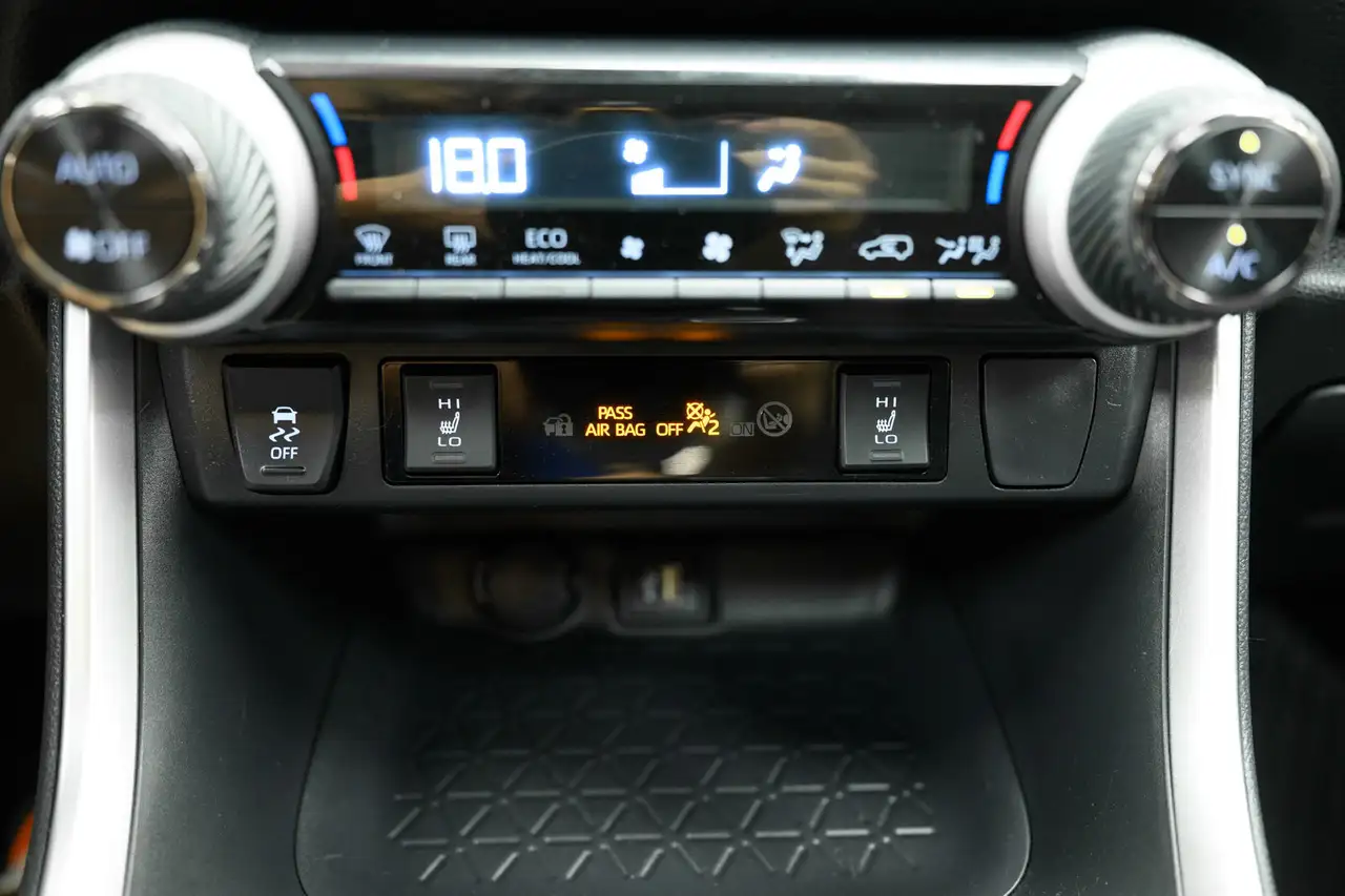 Toyota RAV 4 Prime снимка Toyota RAV 4 Prime