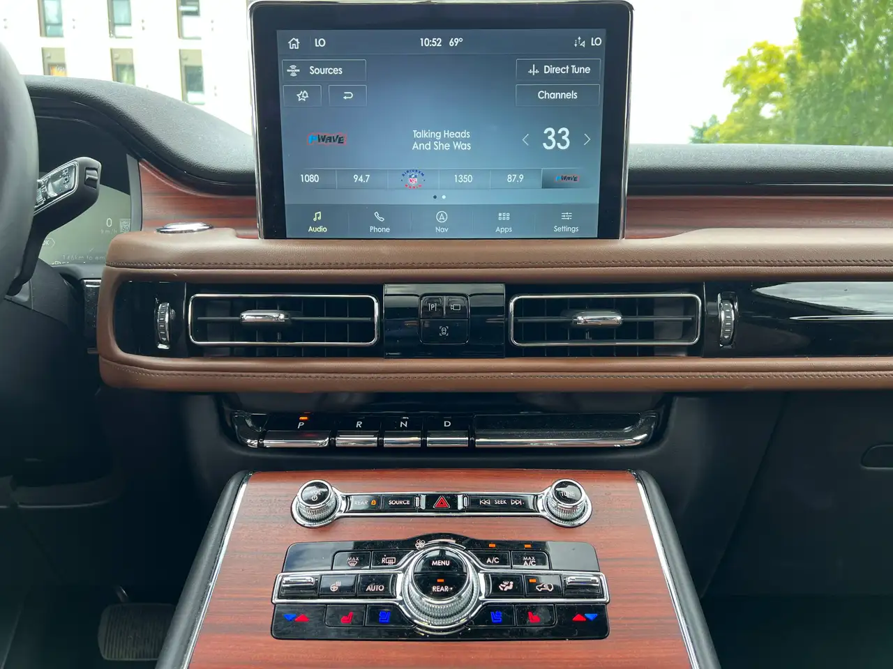 Lincoln Aviator снимка Lincoln Aviator