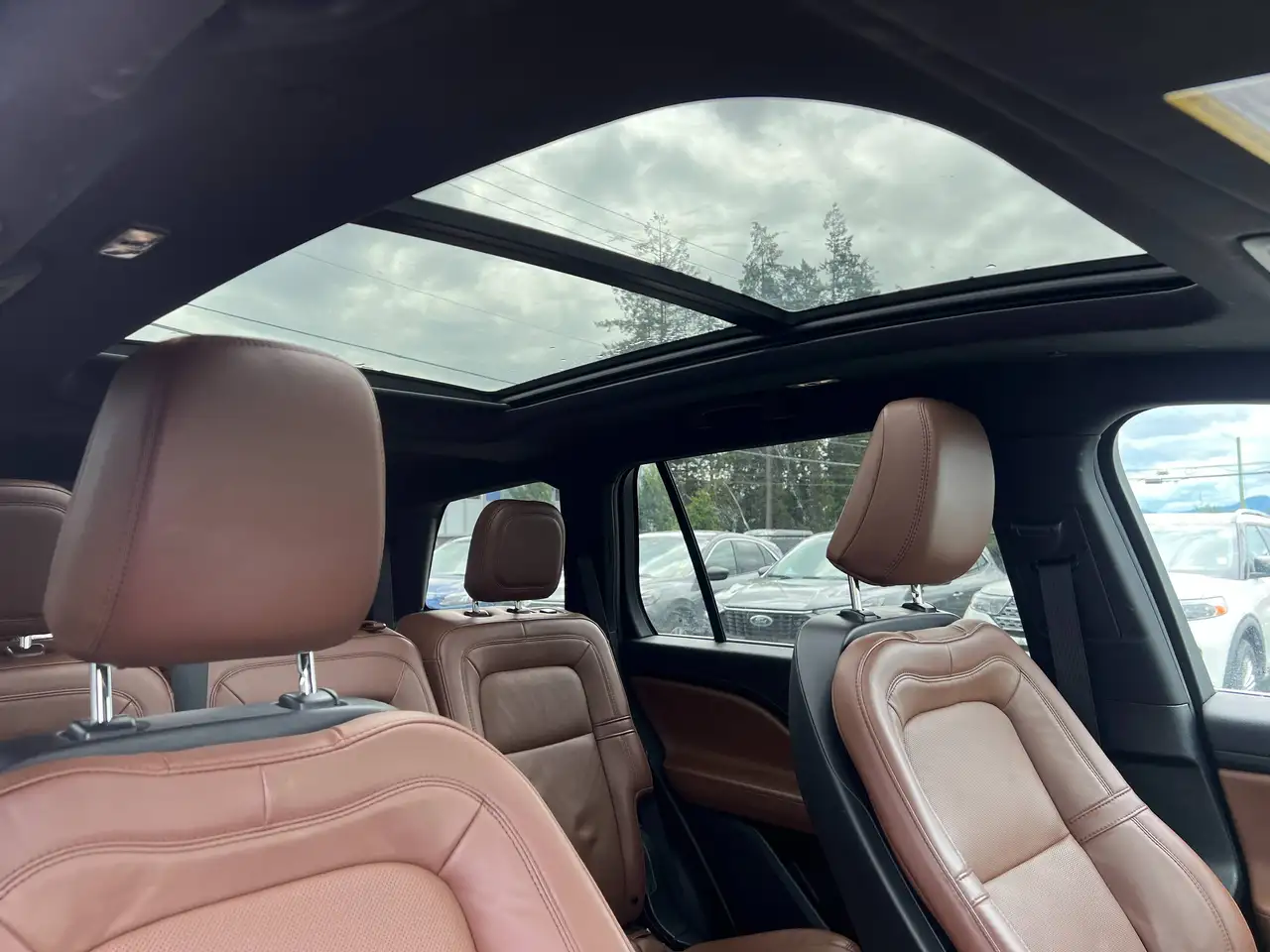 Lincoln Aviator снимка Lincoln Aviator