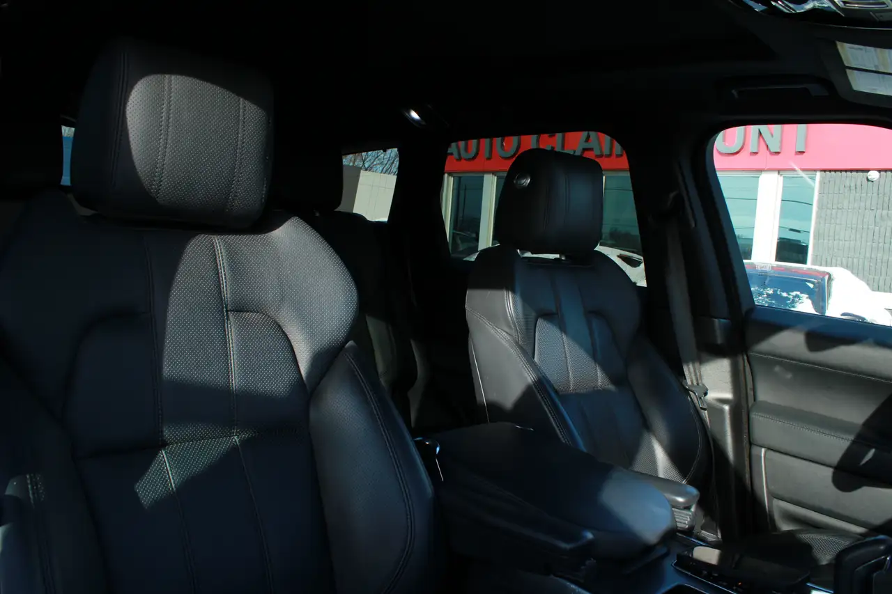 Land Rover Range Rover Sport снимка Land Rover Range Rover Sport