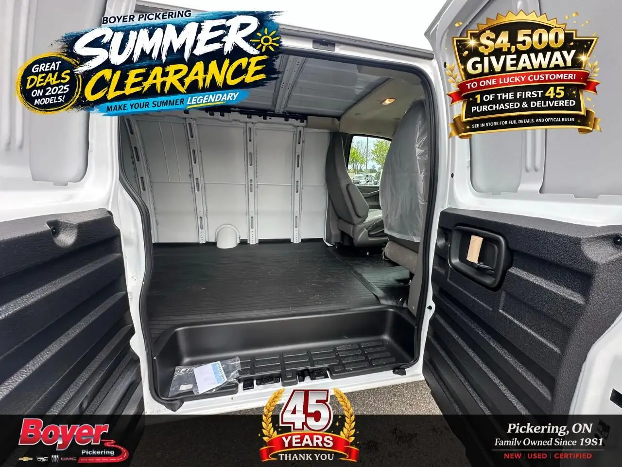GMC Savana photo GMC Savana
