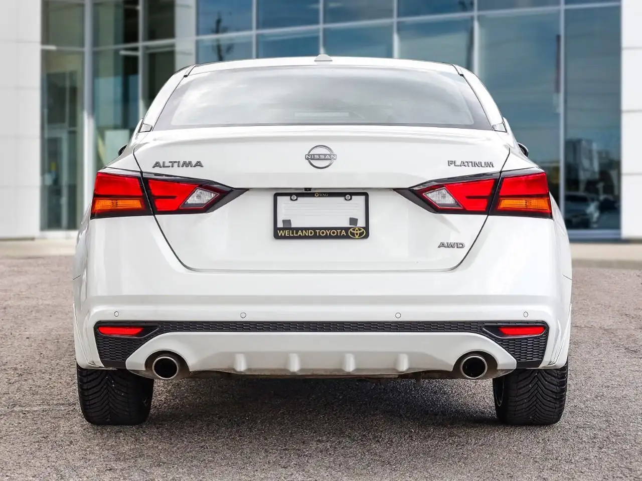 Nissan Altima снимка Nissan Altima