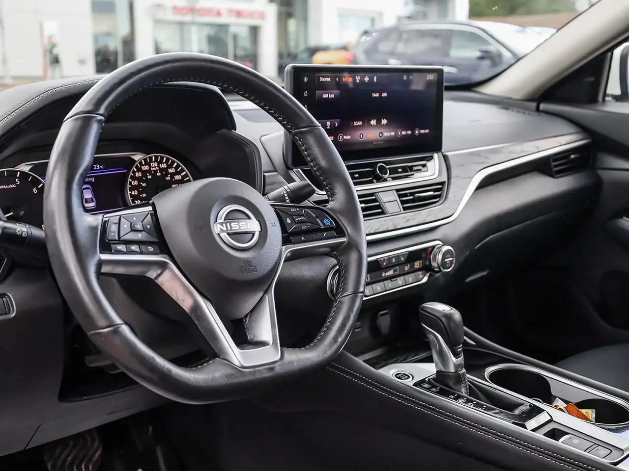 Nissan Altima снимка Nissan Altima