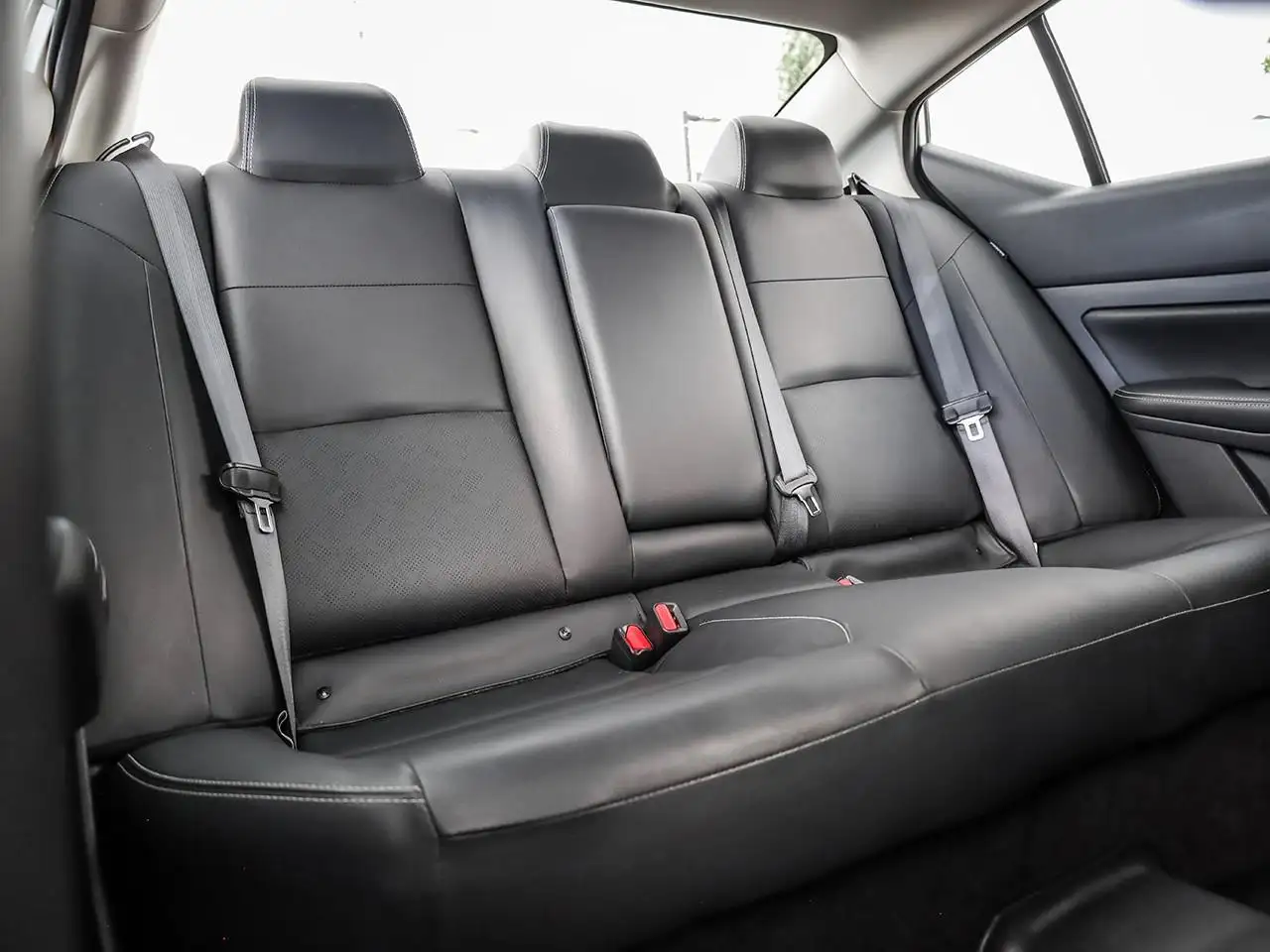 Nissan Altima снимка Nissan Altima