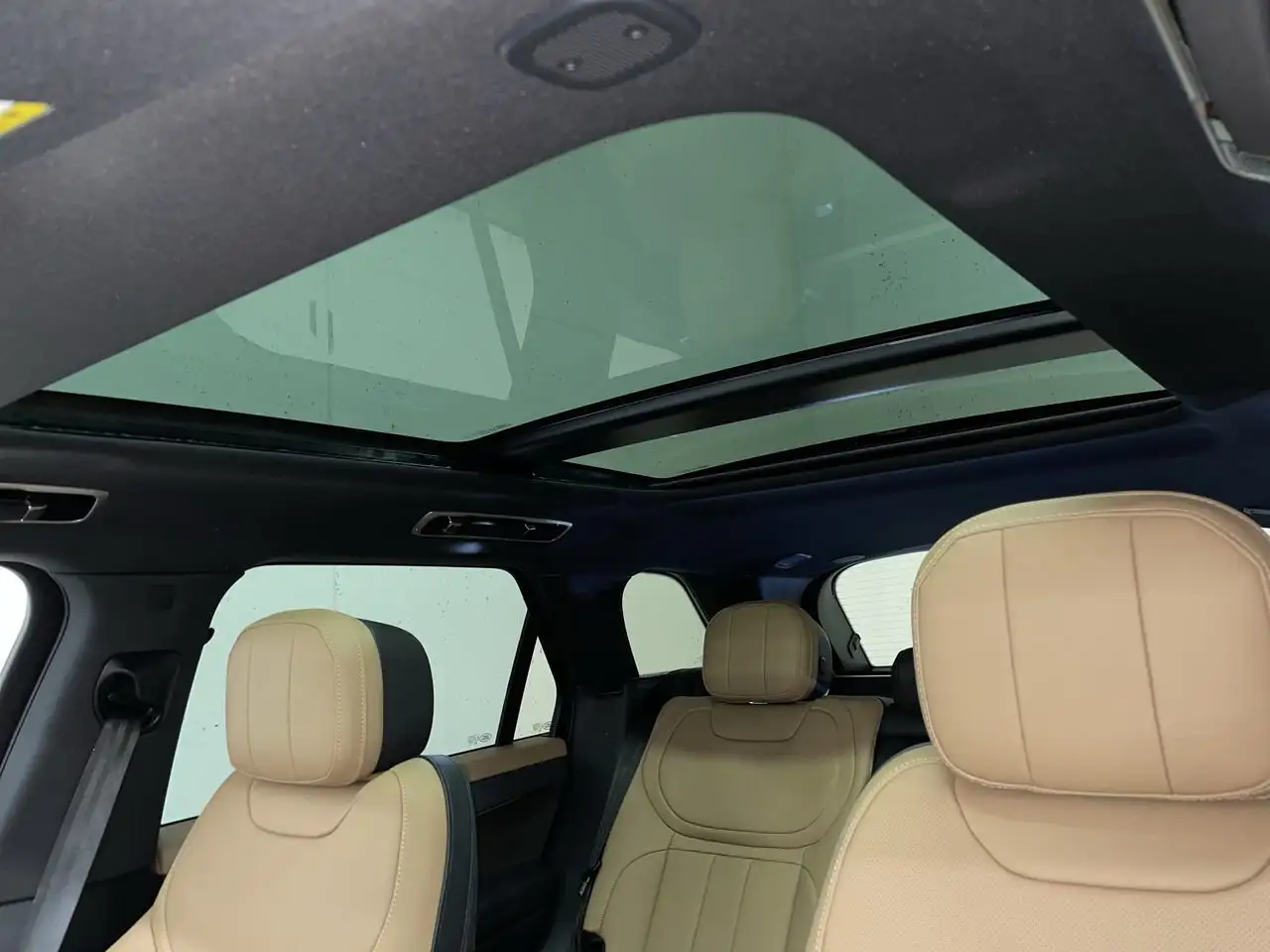 Land Rover Range Rover Sport photo Land Rover Range Rover Sport