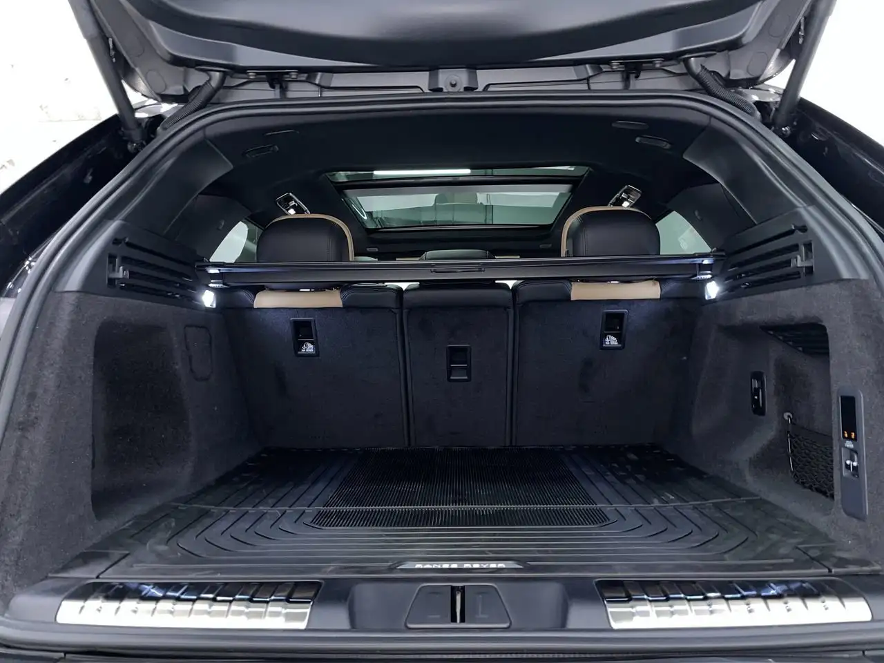 Land Rover Range Rover Sport photo Land Rover Range Rover Sport