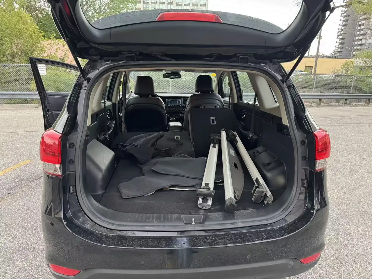 Kia Rondo снимка Kia Rondo