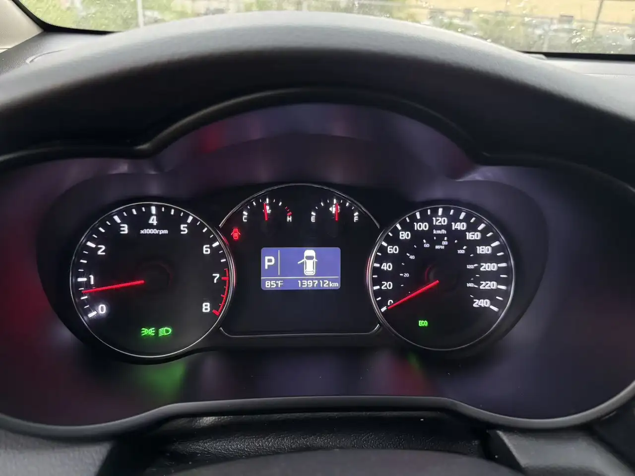 Kia Rondo снимка Kia Rondo