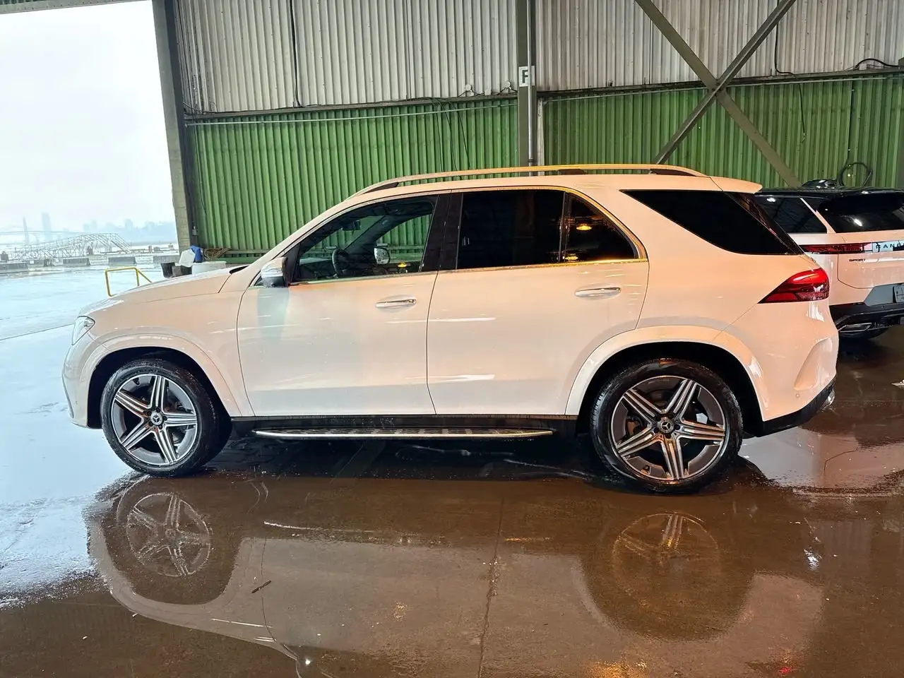 Mercedes-Benz GLE снимка Mercedes-Benz GLE