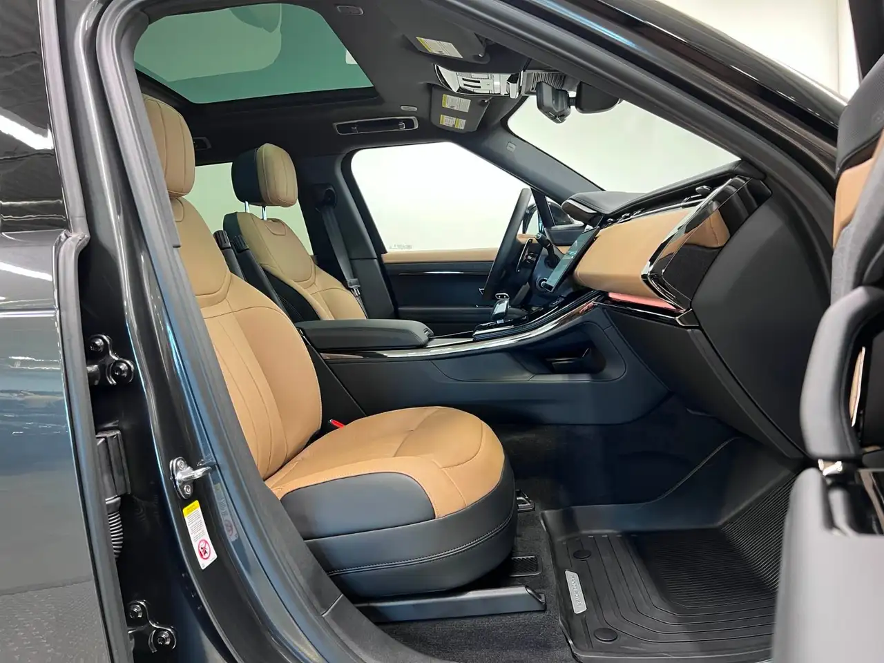 Land Rover Range Rover Sport снимка Land Rover Range Rover Sport
