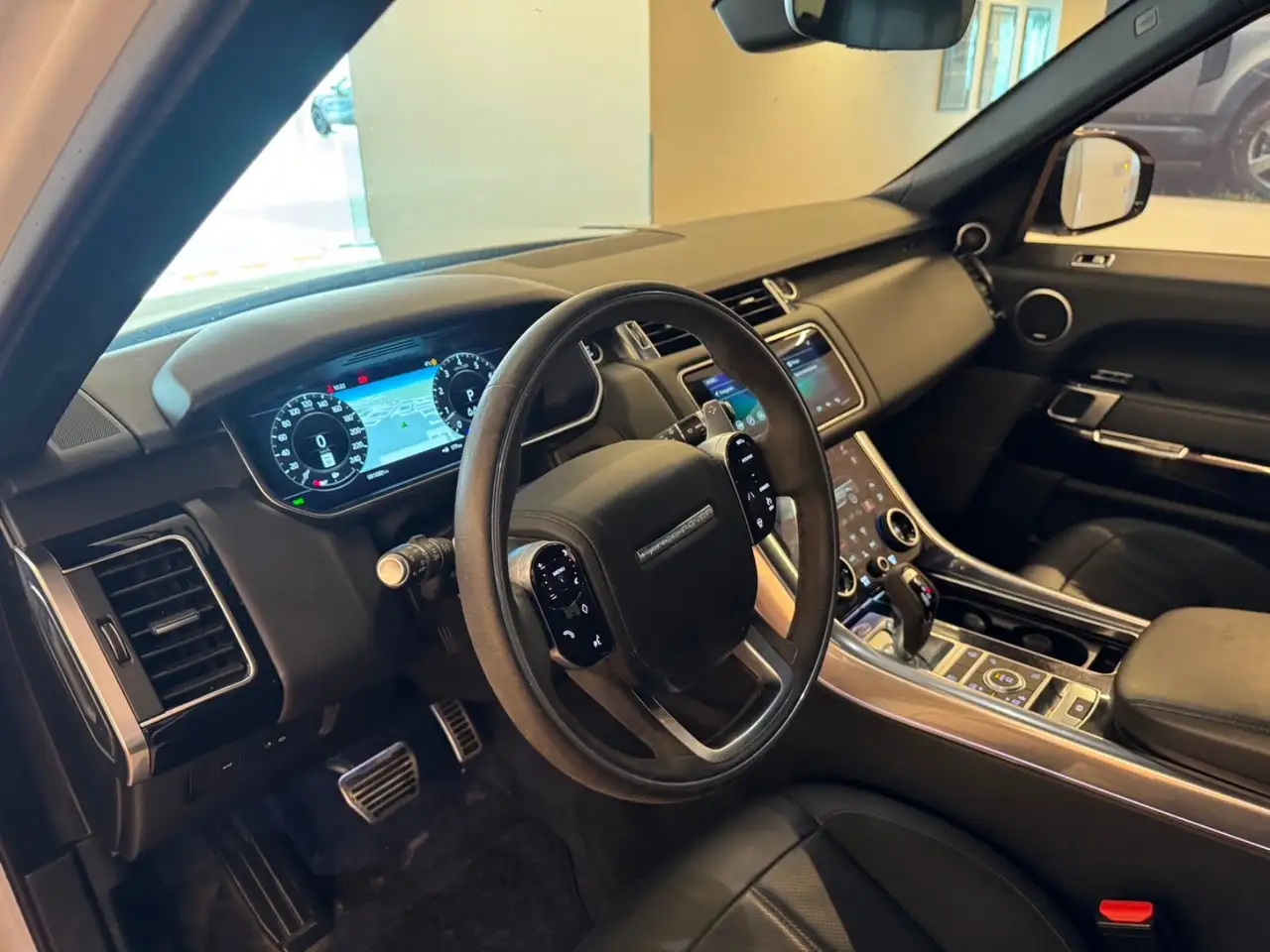 Land Rover Range Rover Sport photo Land Rover Range Rover Sport