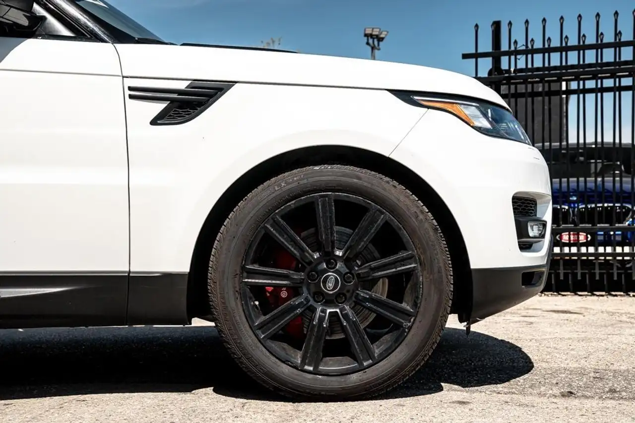Land Rover Range Rover Sport снимка Land Rover Range Rover Sport