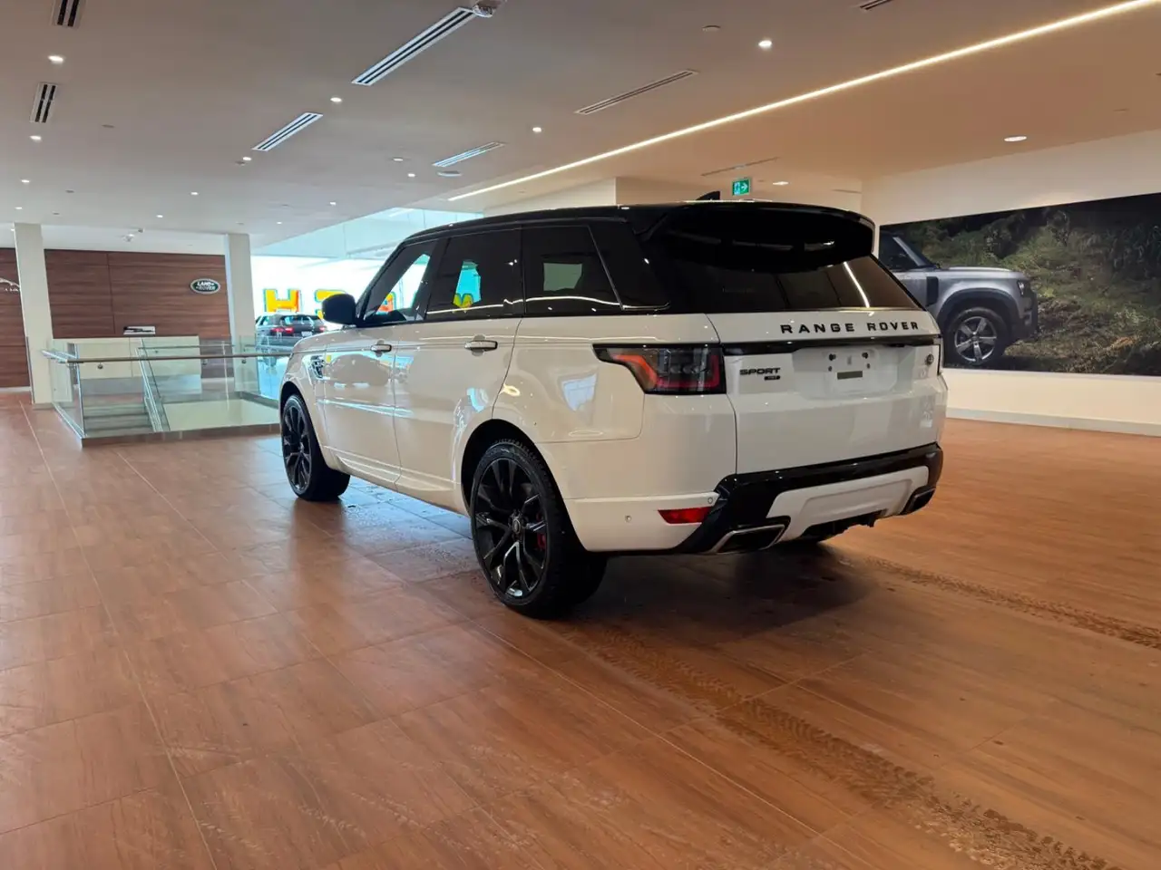 Land Rover Range Rover Sport photo Land Rover Range Rover Sport