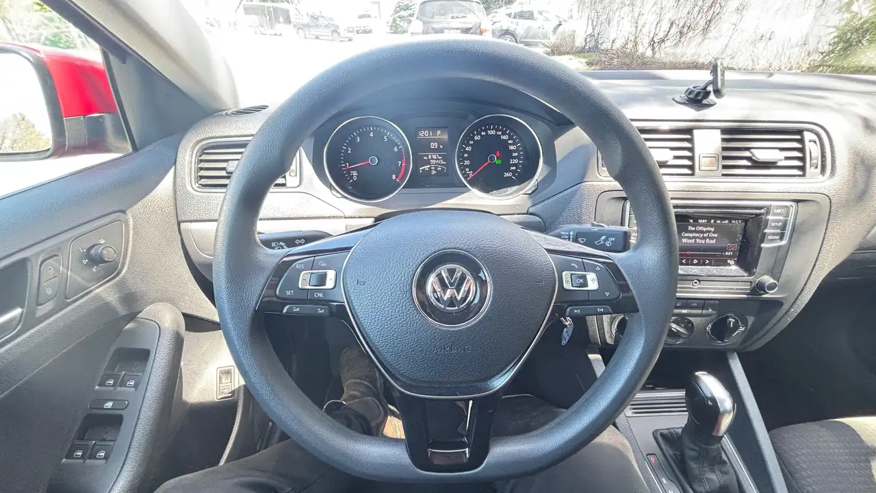 Volkswagen Jetta снимка Volkswagen Jetta