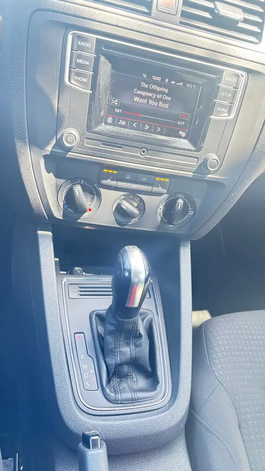 Volkswagen Jetta снимка Volkswagen Jetta