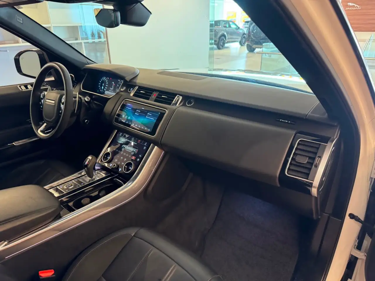 Land Rover Range Rover Sport photo Land Rover Range Rover Sport