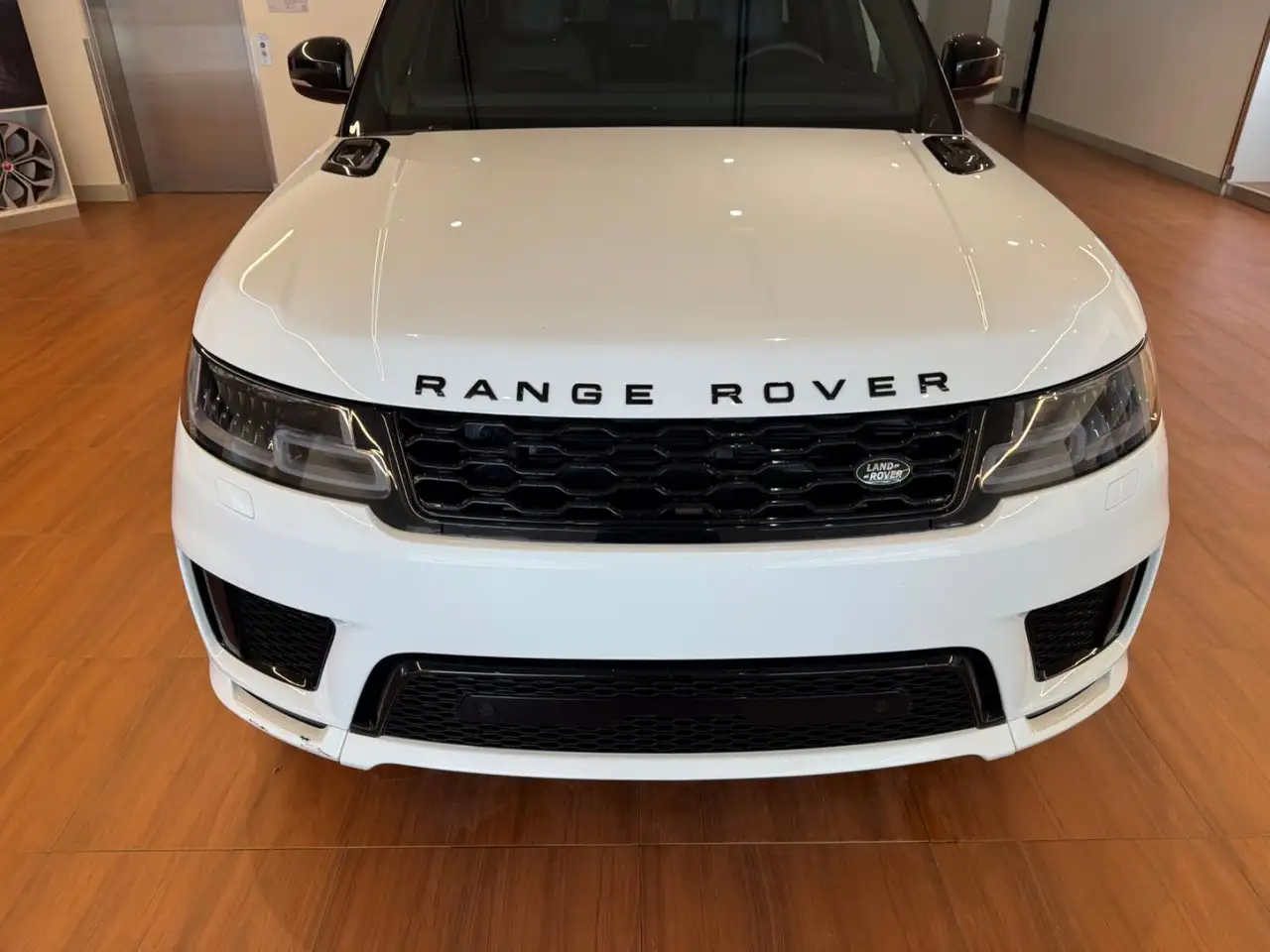 Land Rover Range Rover Sport photo Land Rover Range Rover Sport