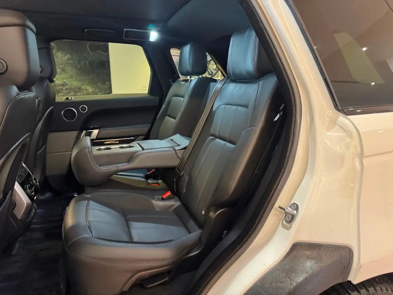Land Rover Range Rover Sport photo Land Rover Range Rover Sport