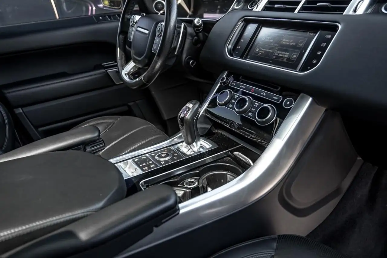 Land Rover Range Rover Sport снимка Land Rover Range Rover Sport