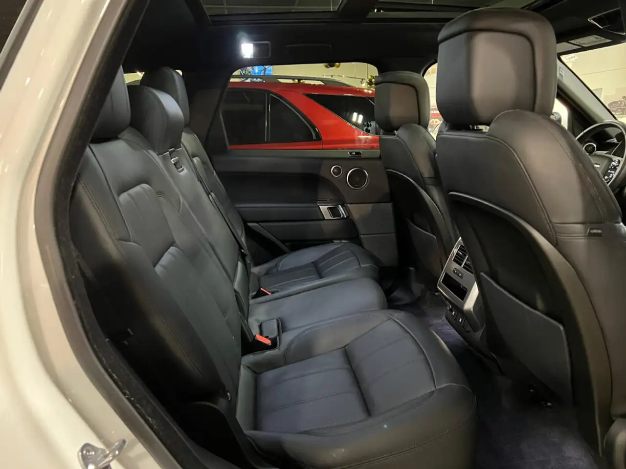Land Rover Range Rover Sport снимка Land Rover Range Rover Sport