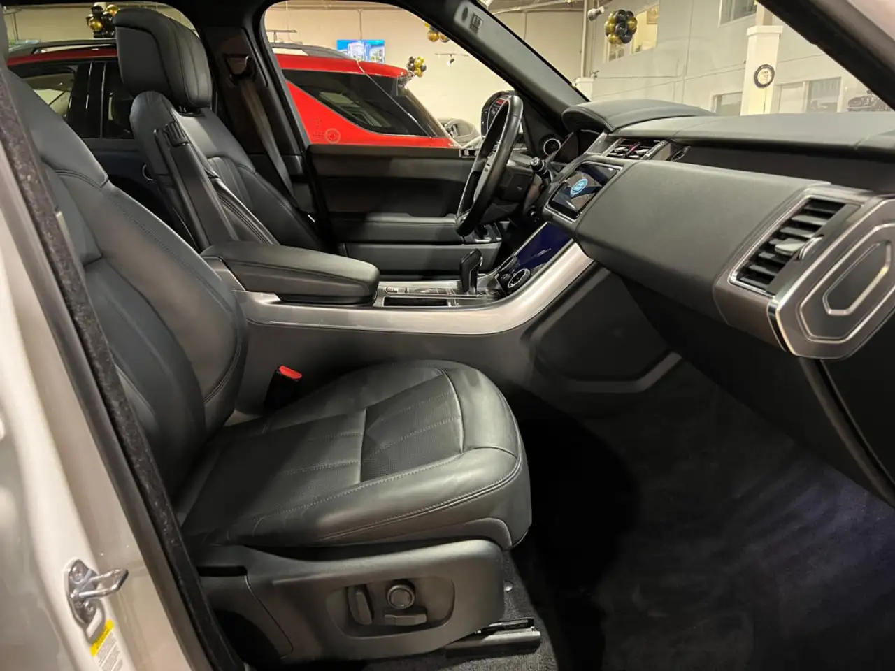 Land Rover Range Rover Sport снимка Land Rover Range Rover Sport