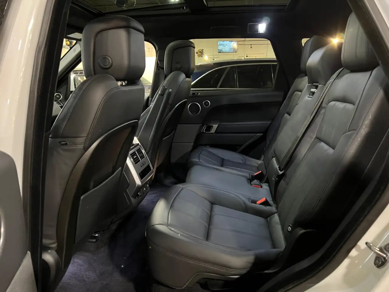 Land Rover Range Rover Sport снимка Land Rover Range Rover Sport