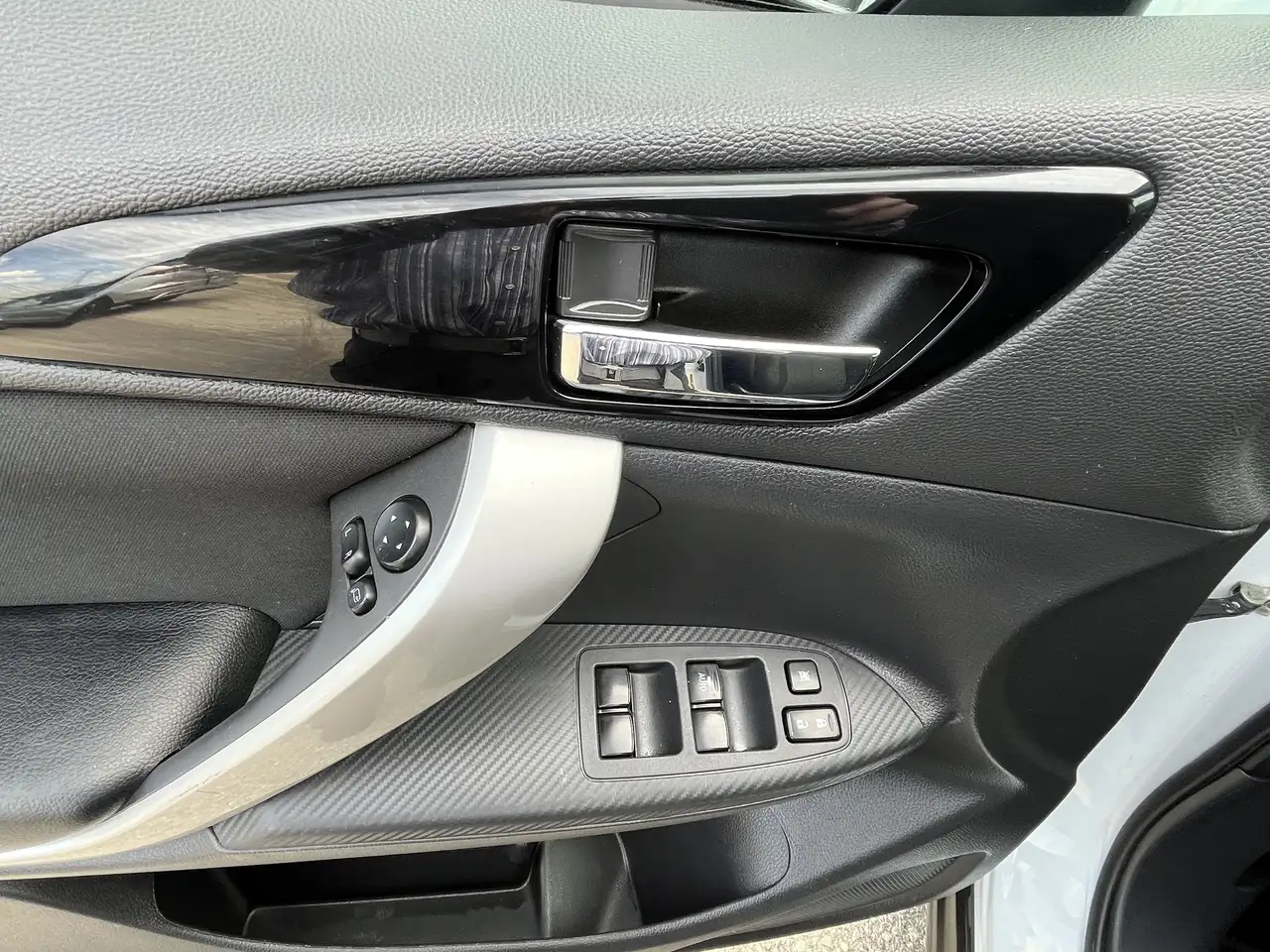Mitsubishi Eclipse Cross photo Mitsubishi Eclipse Cross