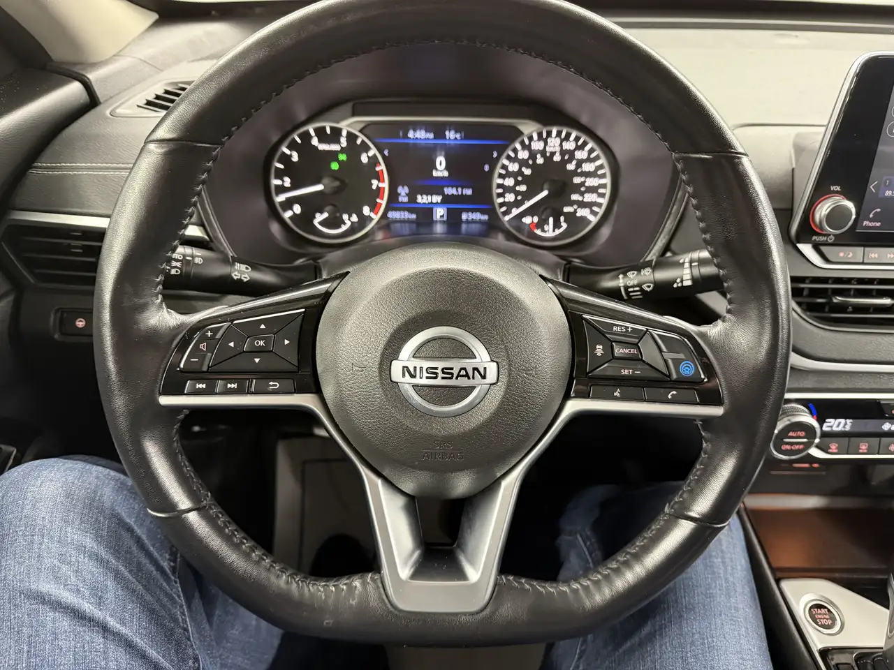 Nissan Altima снимка Nissan Altima