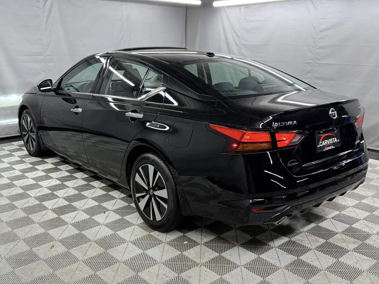 Nissan Altima снимка Nissan Altima