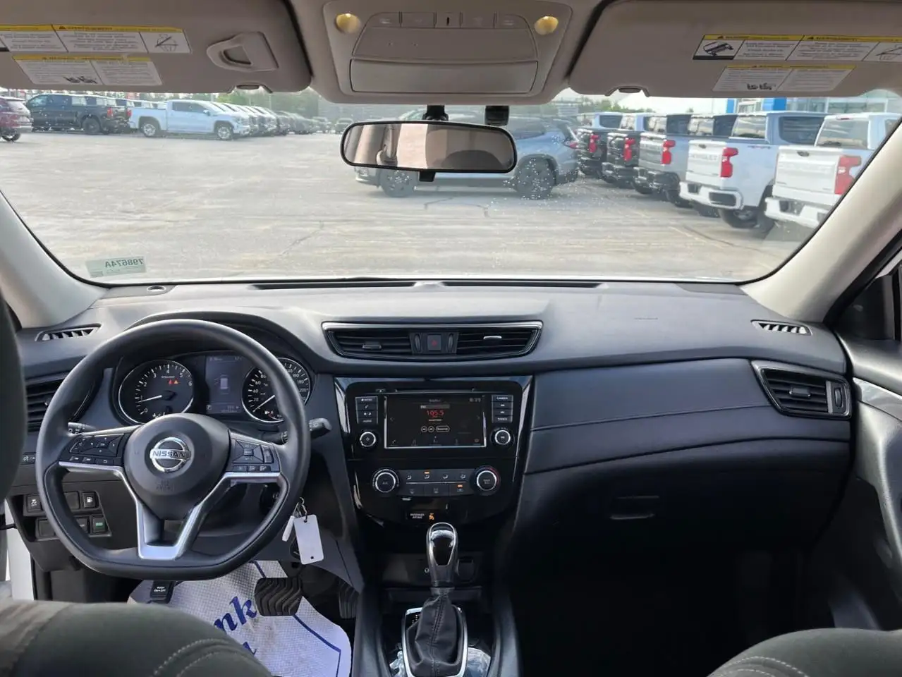 Nissan Rogue снимка Nissan Rogue