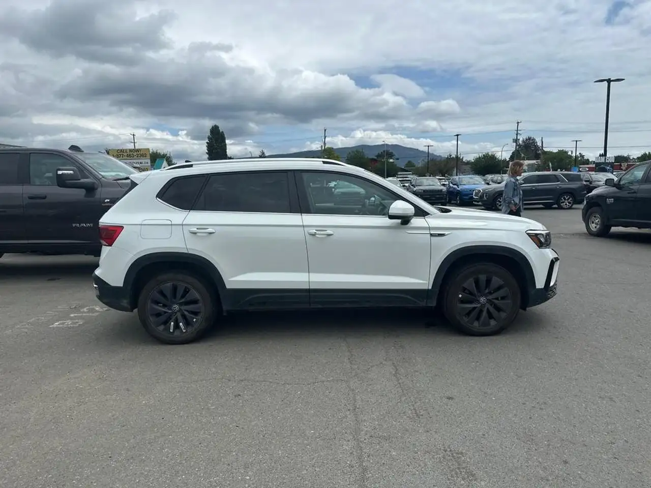 Volkswagen Taos photo Volkswagen Taos