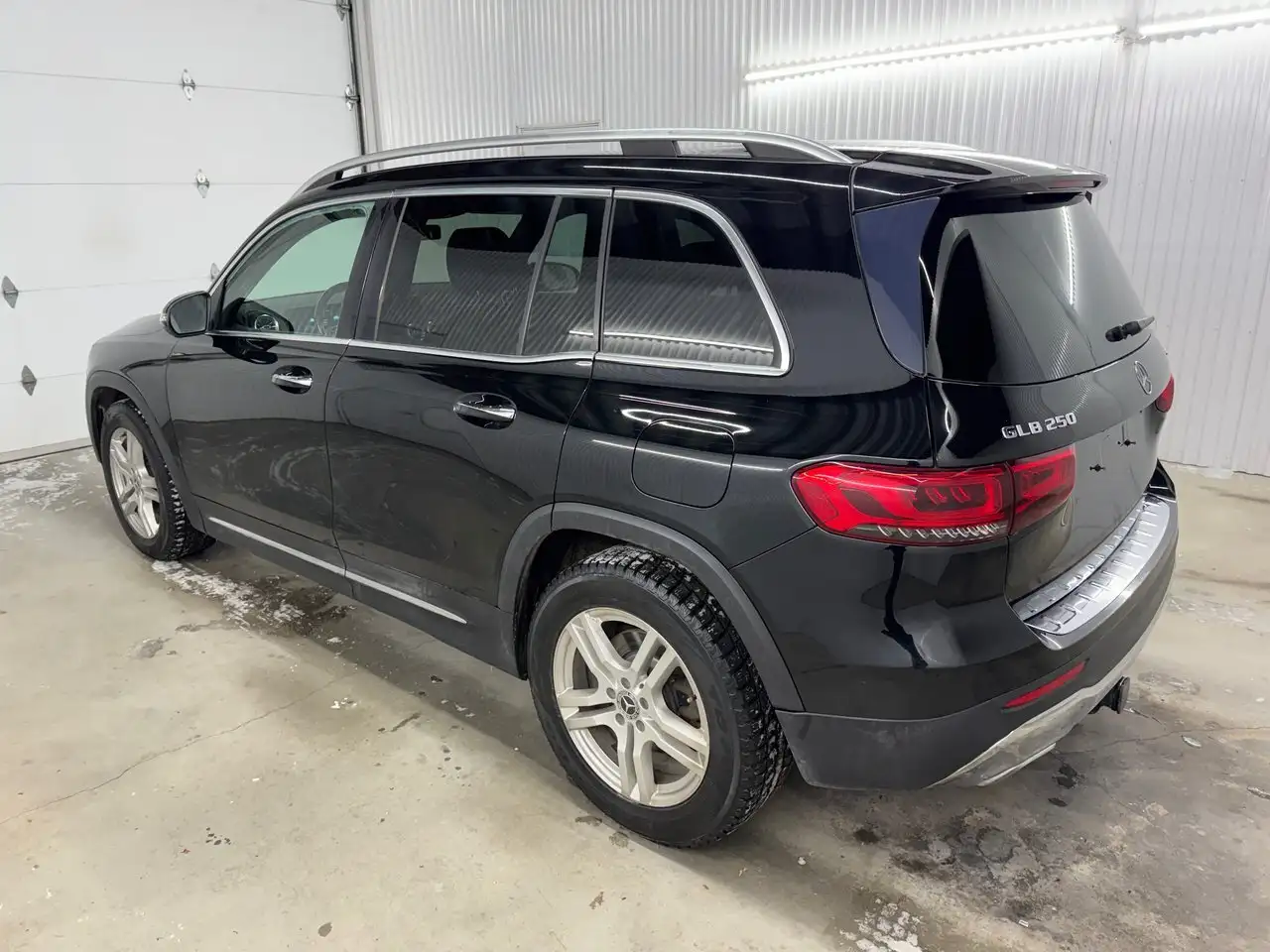 Mercedes-Benz GLB photo Mercedes-Benz GLB