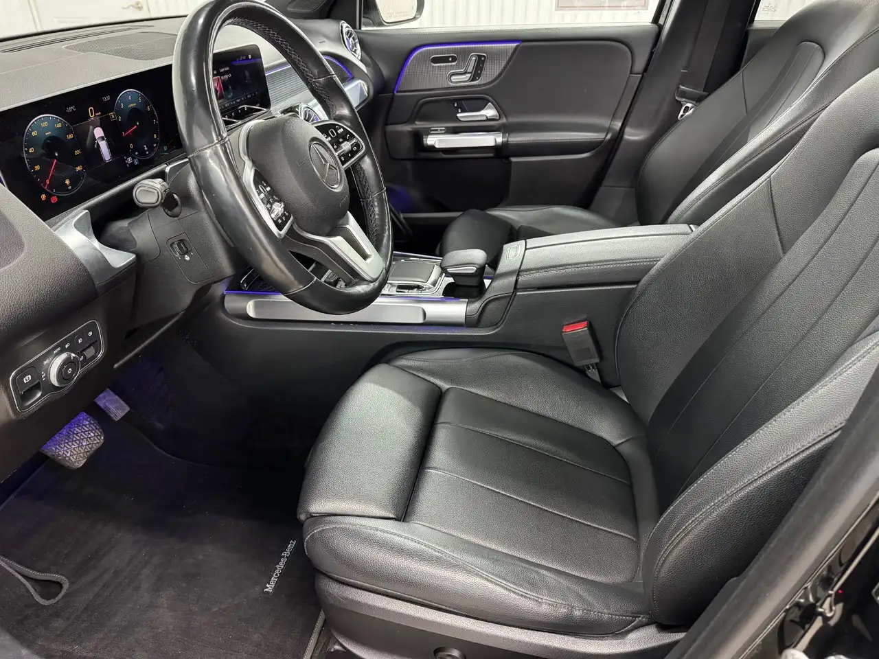 Mercedes-Benz GLB photo Mercedes-Benz GLB
