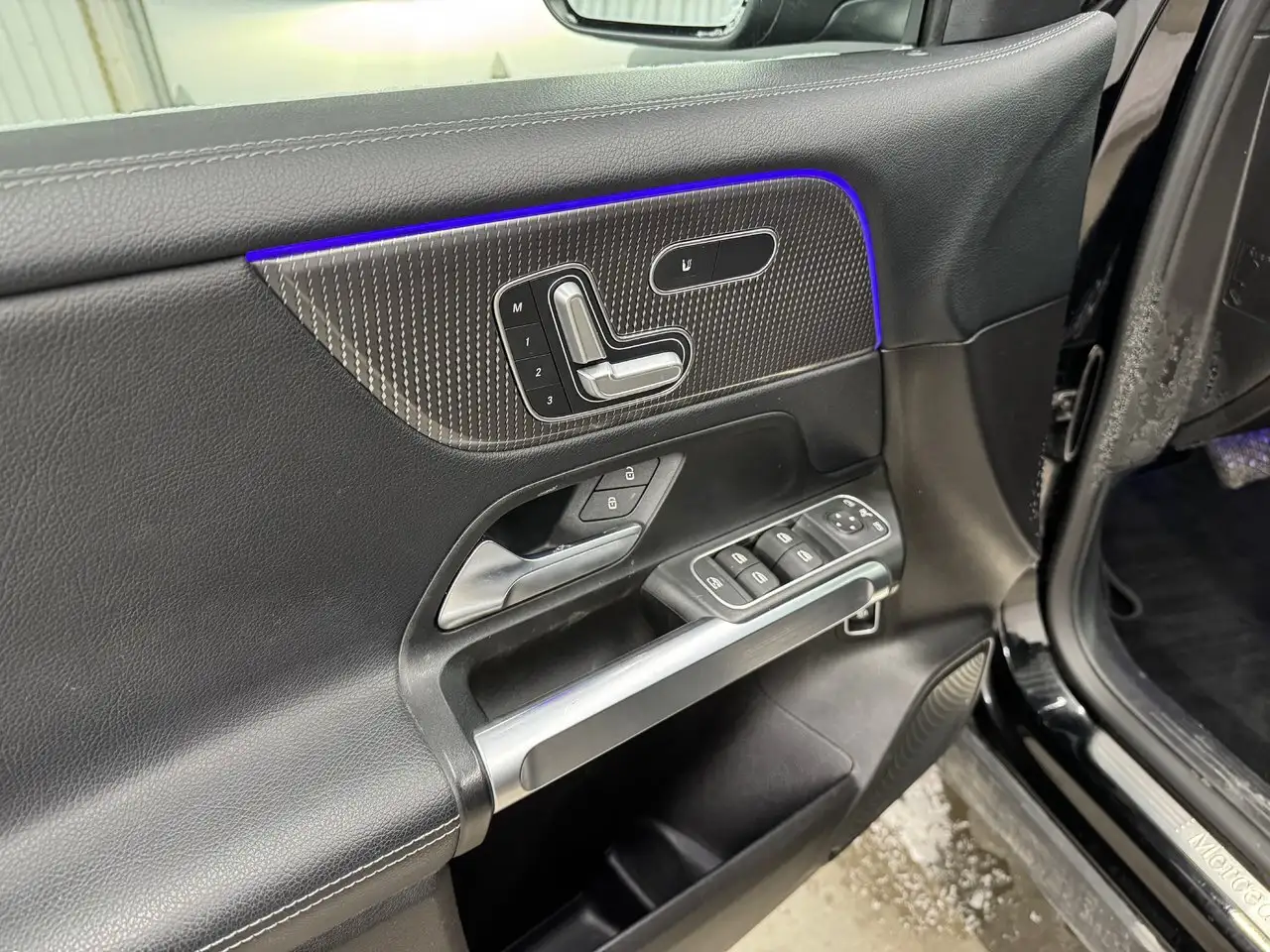 Mercedes-Benz GLB photo Mercedes-Benz GLB