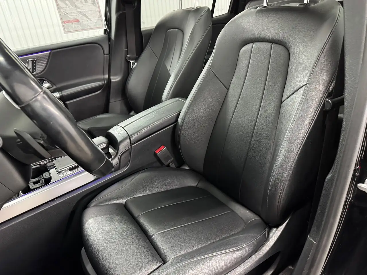 Mercedes-Benz GLB photo Mercedes-Benz GLB