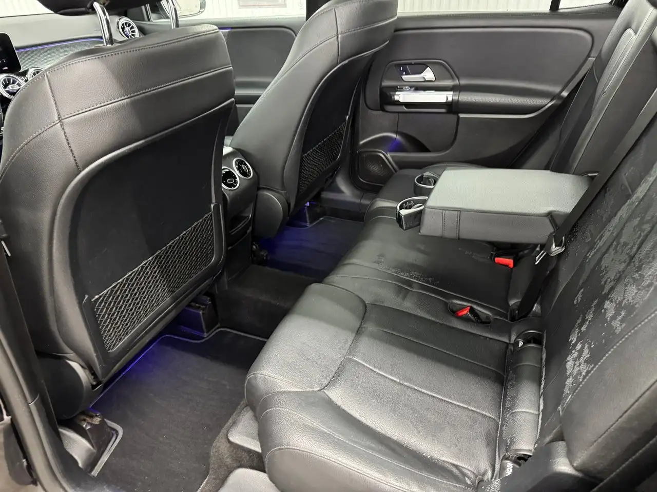 Mercedes-Benz GLB photo Mercedes-Benz GLB