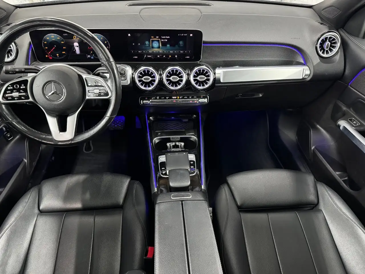 Mercedes-Benz GLB photo Mercedes-Benz GLB