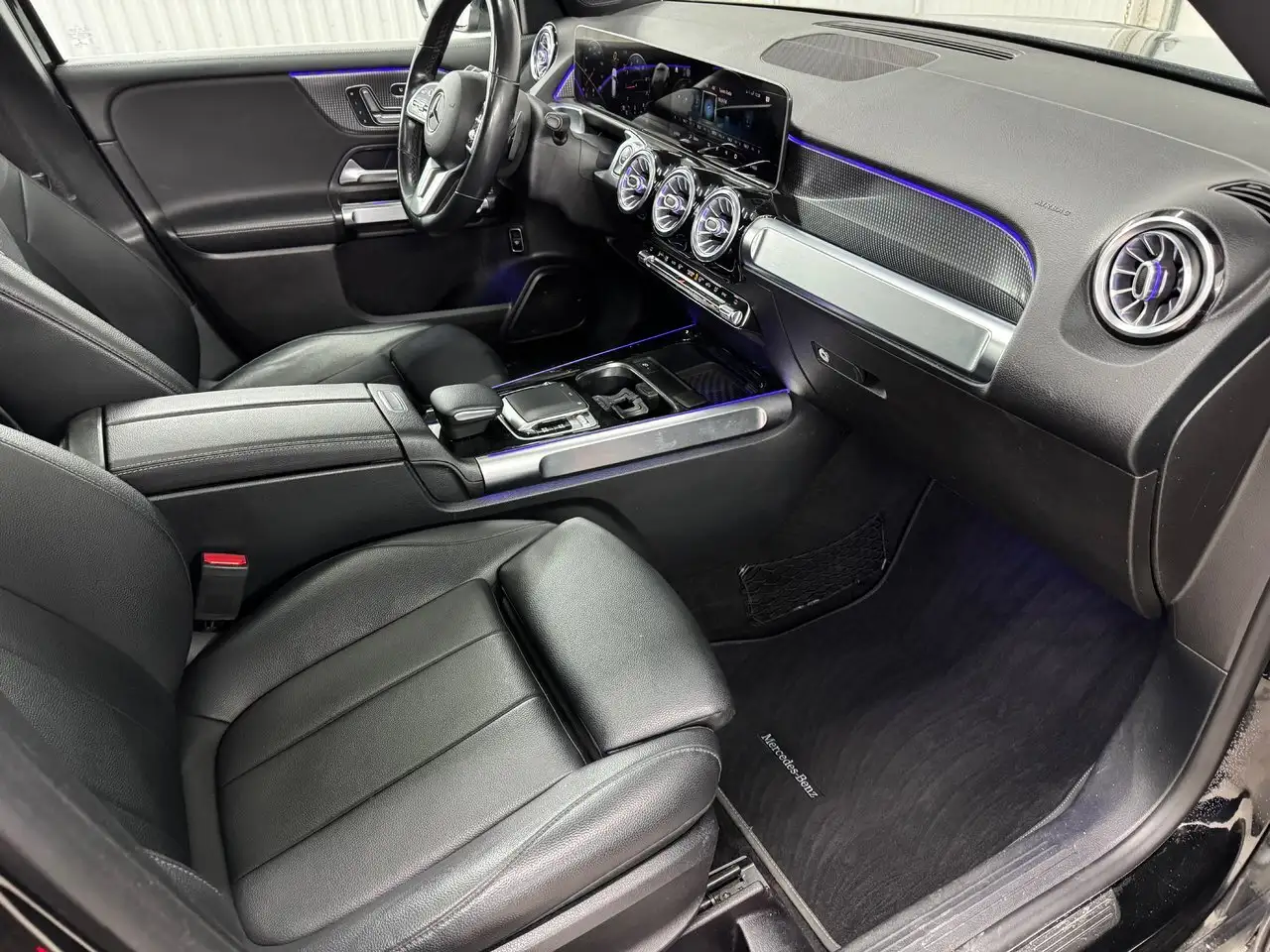 Mercedes-Benz GLB photo Mercedes-Benz GLB