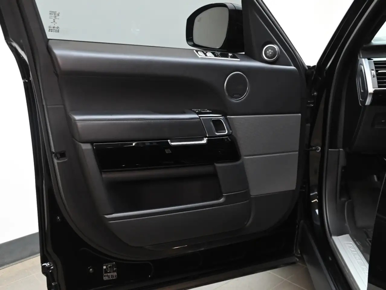 Land Rover Range Rover Sport снимка Land Rover Range Rover Sport