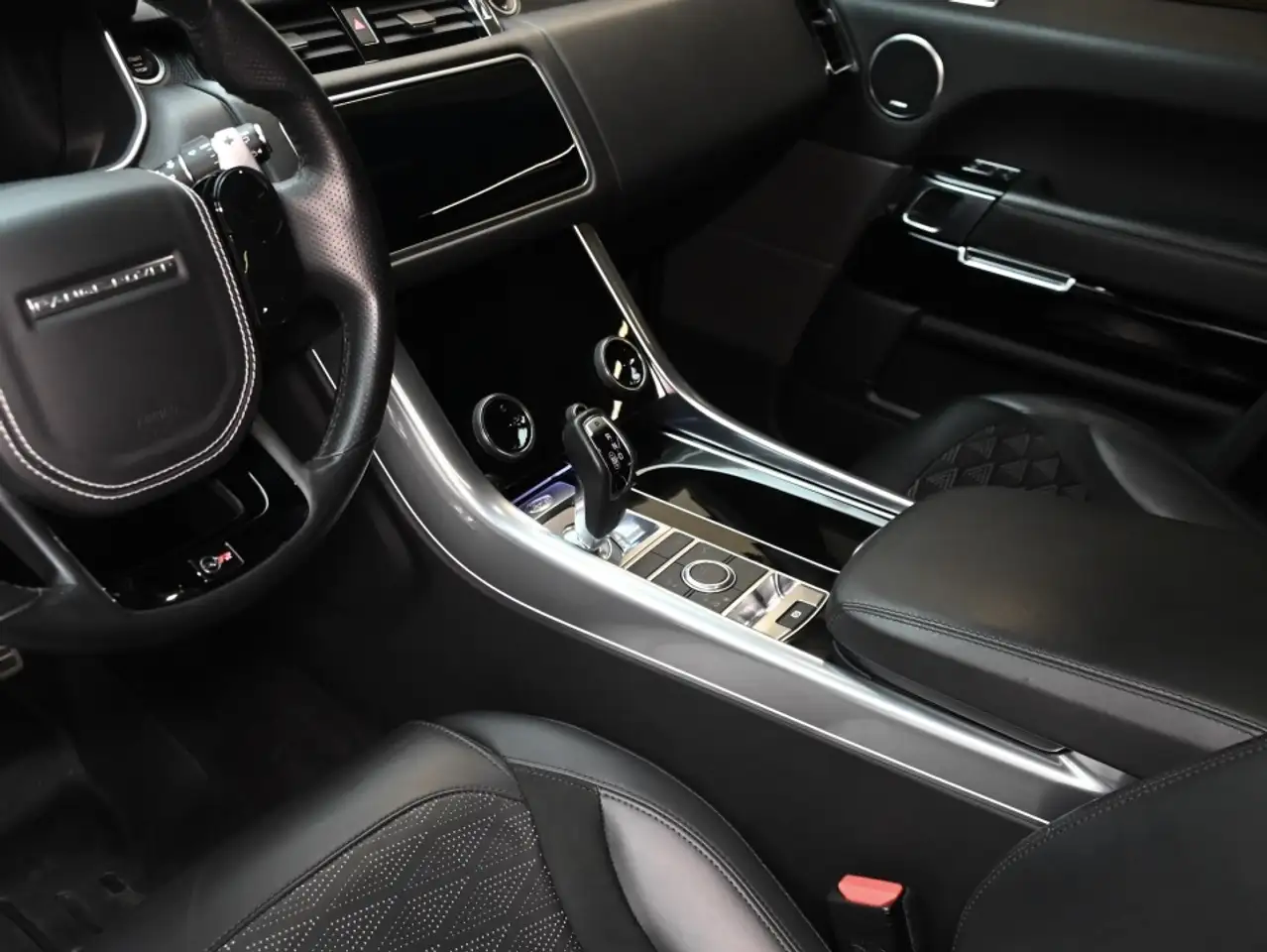 Land Rover Range Rover Sport снимка Land Rover Range Rover Sport