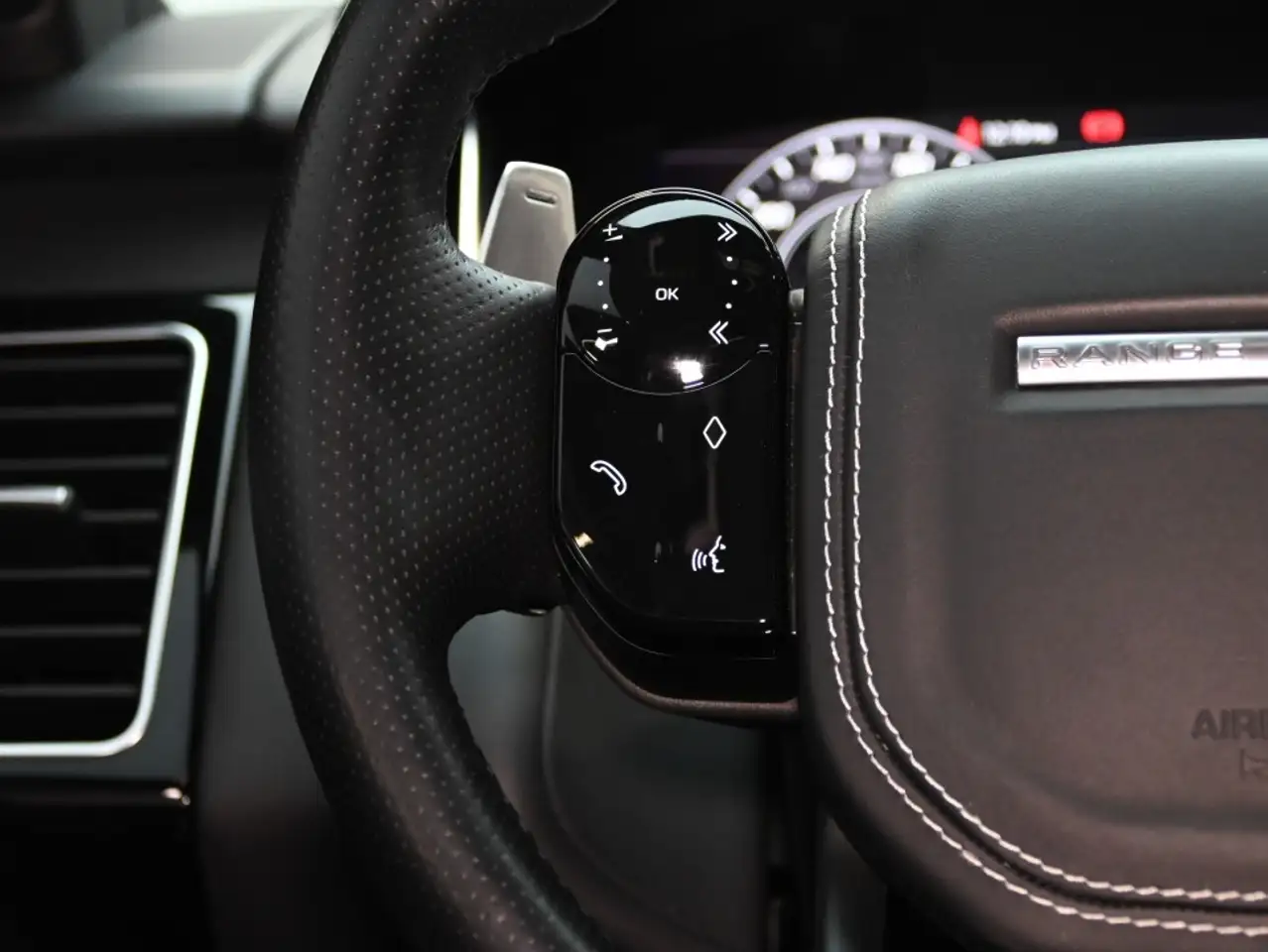 Land Rover Range Rover Sport снимка Land Rover Range Rover Sport