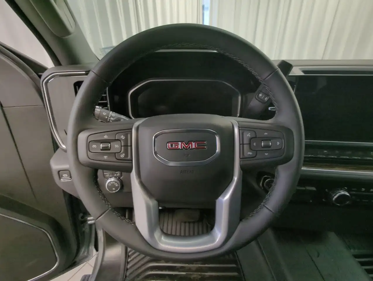 GMC Sierra 1500 photo GMC Sierra 1500