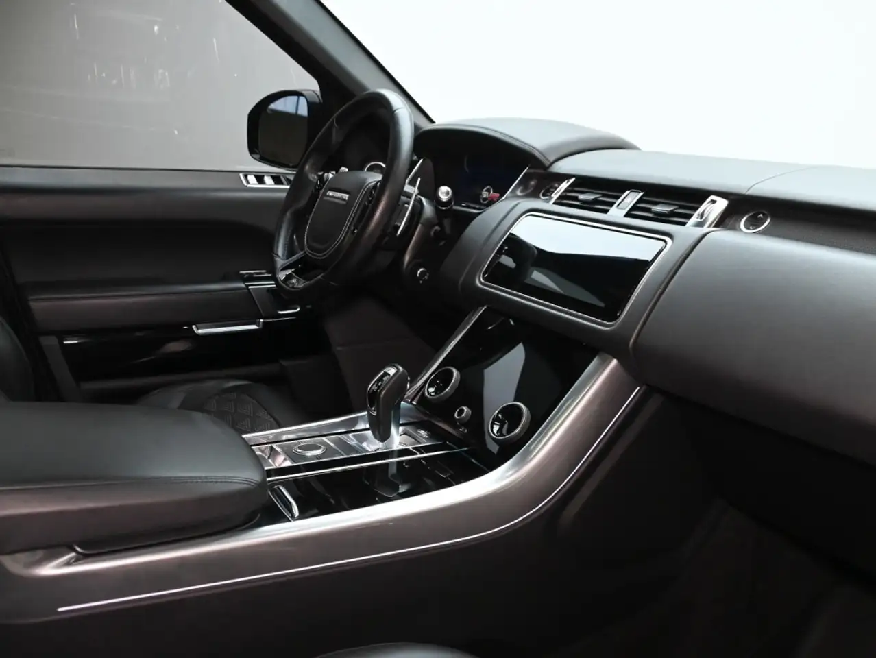 Land Rover Range Rover Sport снимка Land Rover Range Rover Sport